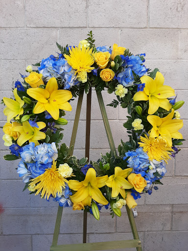 Florist «K & M Floral & Interior Plant Designs», reviews and photos, 537 Main St, Woodland, CA 95695, USA