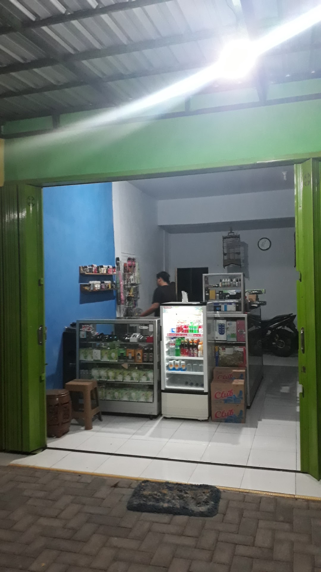 Revo Vape Store