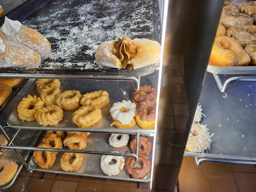 Donut Shop «Puffy Cream Donuts Plus», reviews and photos, 3390 Coachman Rd, Eagan, MN 55121, USA