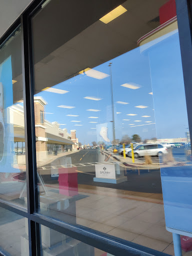 Shoe Store «Famous Footwear», reviews and photos, 2140 SW Wanamaker Rd, Topeka, KS 66614, USA