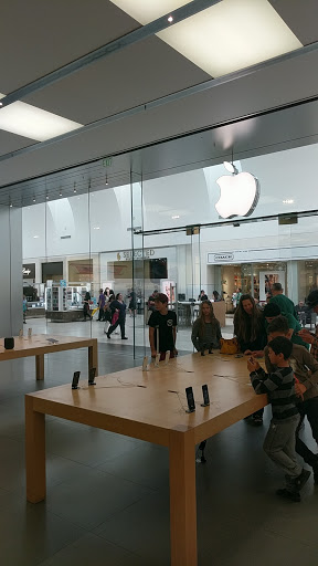 Computer Store «Apple Los Cerritos», reviews and photos, 242 Los Cerritos Center, Cerritos, CA 90703, USA