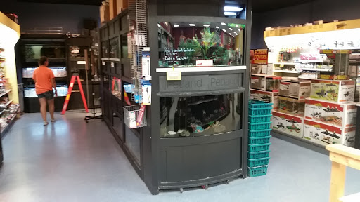 Pet Store «Petland», reviews and photos, 5470 Dixie Hwy, Fairfield, OH 45014, USA