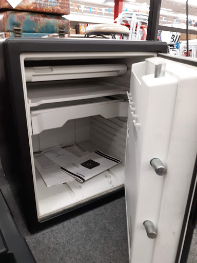 Shopping Mall «Cary Village Square Shopping Center», reviews and photos, 657 Cary Towne Blvd, Cary, NC 27511, USA