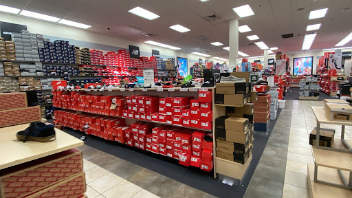 Shoe Store «Rack Room Shoes», reviews and photos, 18700 Limestone Commercial Dr, Pflugerville, TX 78660, USA