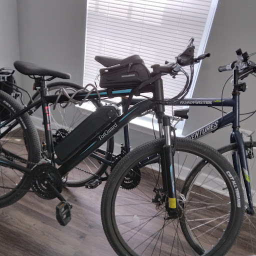 Bicycle Repair Shop «Bike Couriers Bike Shop», reviews and photos, 107 W Market St, Louisville, KY 40202, USA