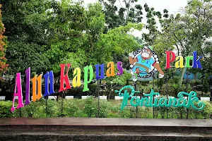 Taman Alun Kapuas image