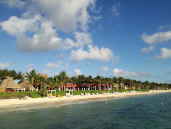 Foto von Bahia Petempich beach mit lange, gerade küste