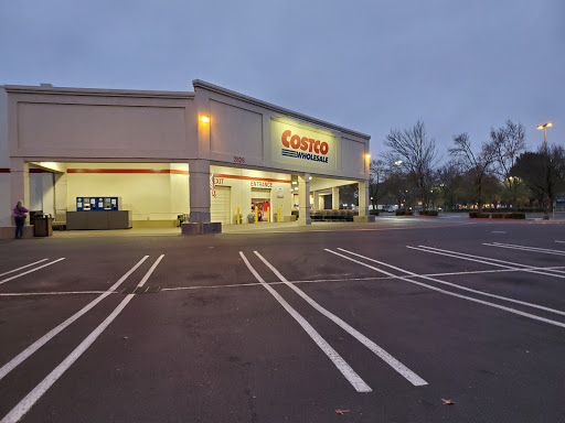 Warehouse store «Costco Wholesale», reviews and photos, 2828 Chad Dr, Eugene, OR 97408, USA