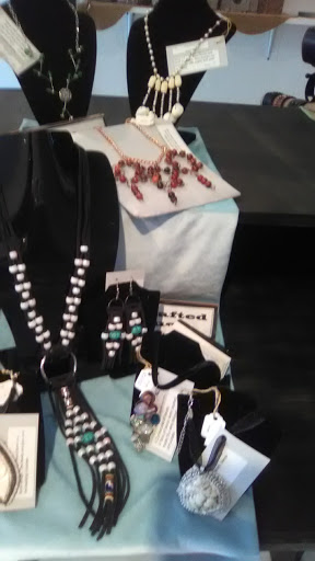 Shopping Mall «Fifth Avenue Shopping District», reviews and photos, 7083 E 5th Ave, Scottsdale, AZ 85251, USA