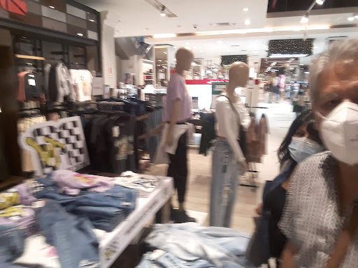 Tiendas para comprar camisetas blancas mujer Arequipa