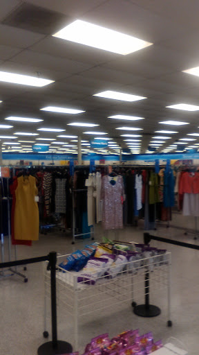 Clothing Store «Ross Dress for Less», reviews and photos, 12551 Jefferson Ave, Newport News, VA 23602, USA