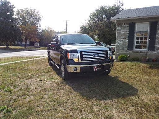 Ford Dealer «James Collins Ford Louisville-New-Used-Trucks-Cars-Sales-Service-Parts-BodyShop», reviews and photos, 809 S 5th St, Louisville, KY 40203, USA