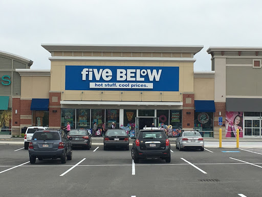 Variety Store «Five Below», reviews and photos, 30 Highland Common E, Hudson, MA 01749, USA