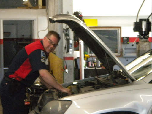 Auto Repair Shop «Landing Auto Service», reviews and photos, 541 Park Ave N, Renton, WA 98057, USA