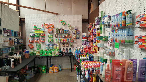 Flea Market «Shelby County Flea Market», reviews and photos, 820 Buck Creek Rd, Simpsonville, KY 40067, USA