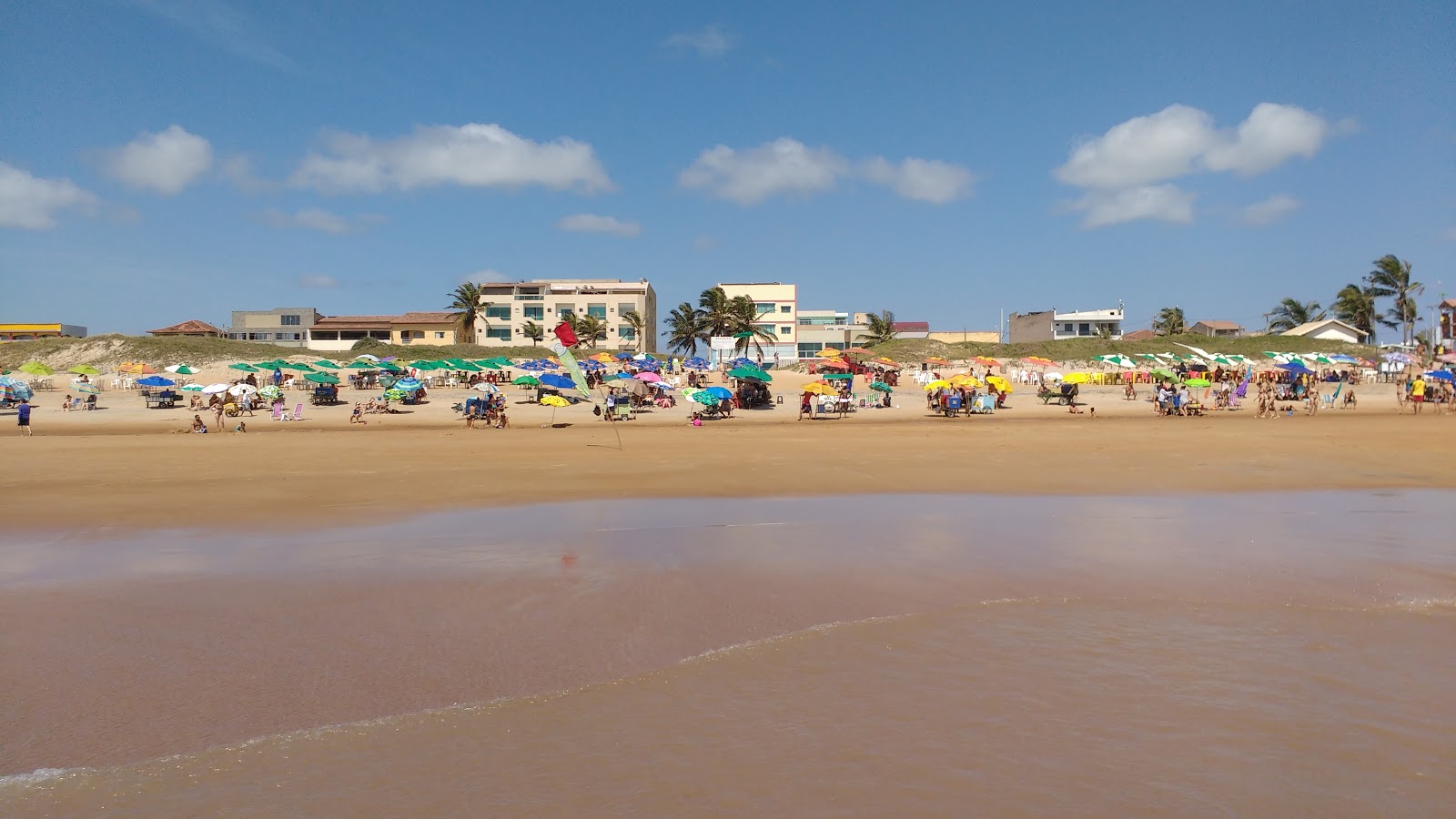 Φωτογραφία του Παραλία Γκουρίρι με καθαρό νερό επιφάνεια