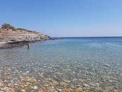 Saoures beach'in fotoğrafı çok temiz temizlik seviyesi ile