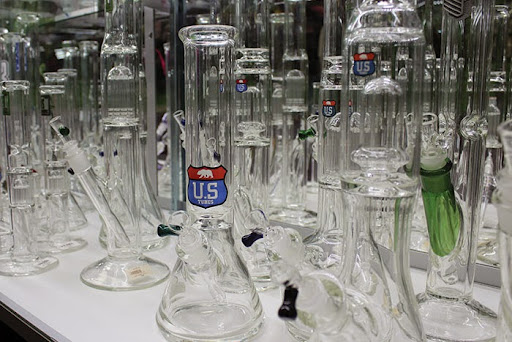 Tobacco Shop «Wonderland Smoke Shop East Brunswick», reviews and photos, 272 NJ-18, East Brunswick, NJ 08816, USA