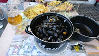 Moules-frites du Restaurant le carré cayeux sur mer , france 80410 - n°3