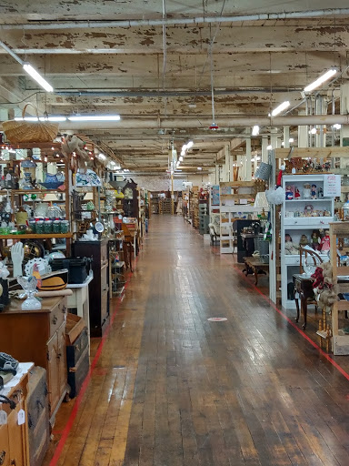 Antique Furniture Store «Jarfly Antique Market», reviews and photos, 47 Railroad Ave, Jefferson, GA 30549, USA
