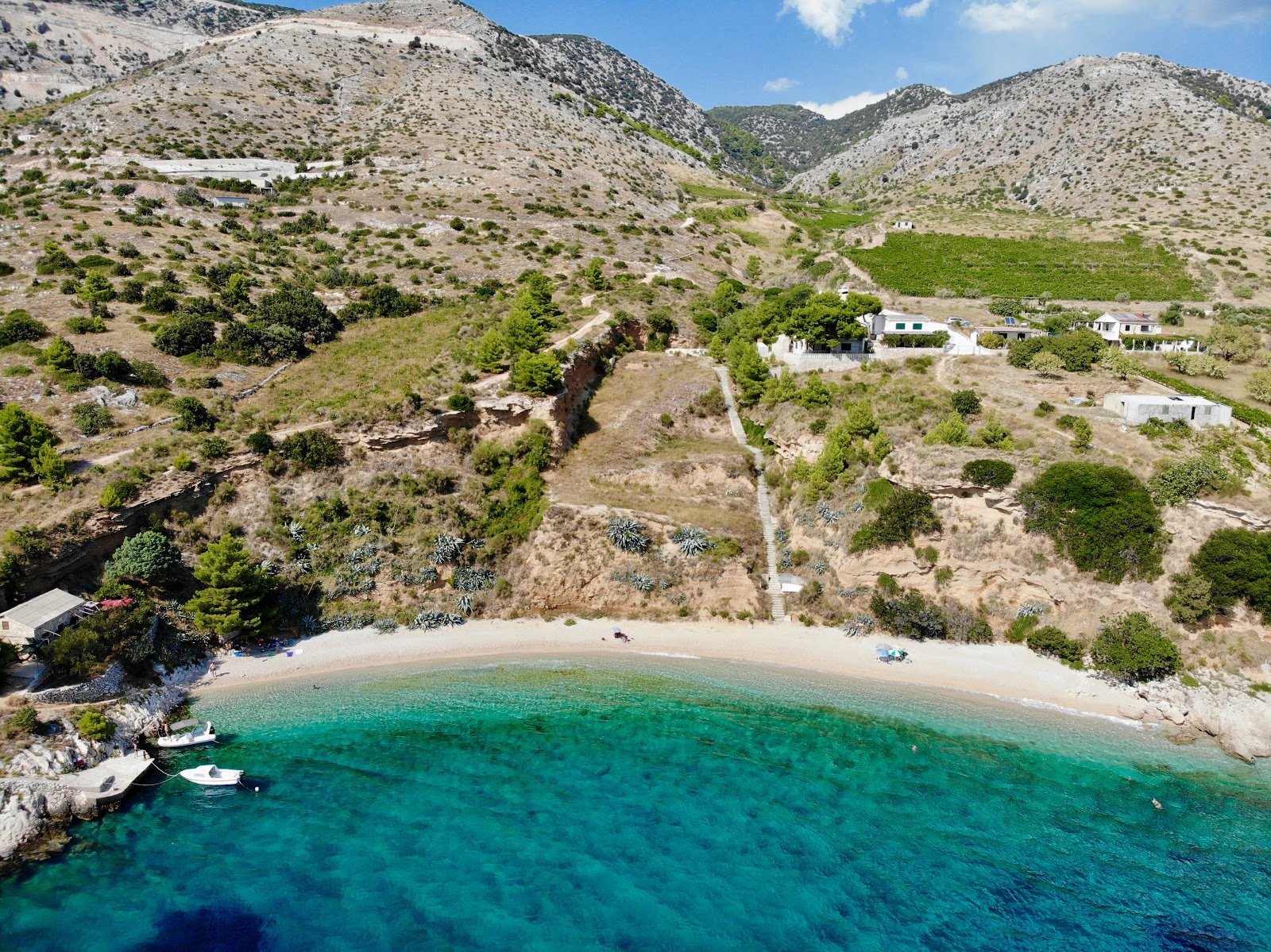 Φωτογραφία του Romantic beach με επίπεδο καθαριότητας πολύ καθαρό