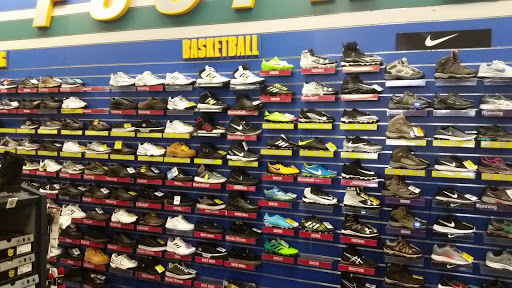 Sporting Goods Store «Big 5 Sporting Goods», reviews and photos, 19403 Victory Blvd #23, Reseda, CA 91335, USA