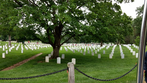 Sightseeing Tour Agency «Old Town Trolley and DC Duck Tours», reviews and photos, 50 Massachusetts Ave NE, Washington, DC 20002, USA