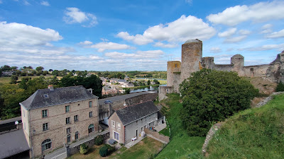 Aire de pique-nique à Ombrée d'Anjou