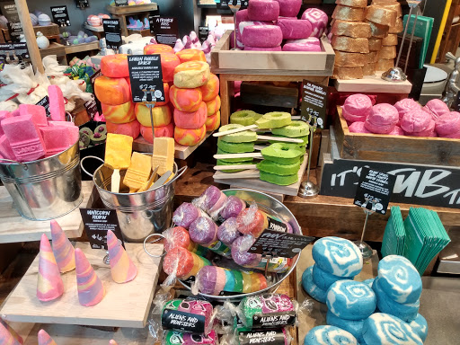 Cosmetics Store «Lush Cosmetics», reviews and photos, 99 Rockingham Park Blvd, Salem, NH 03079, USA