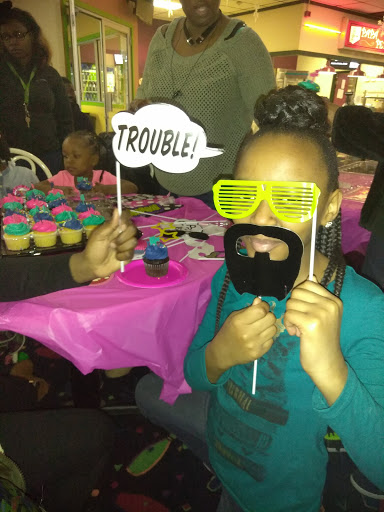 Bowling Alley «Roseland Lanes», reviews and photos, 26383 Broadway Ave, Bedford, OH 44146, USA