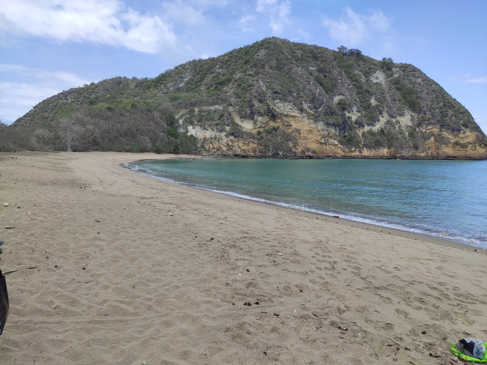 Φωτογραφία του Moya Beach III με φωτεινή άμμος επιφάνεια