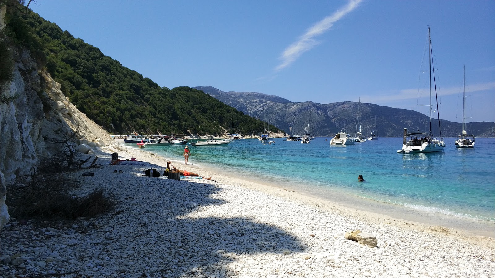 Fotografie cu Gidaki beach și peisajul său frumos