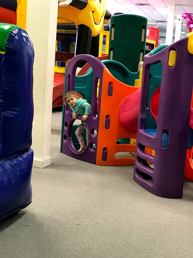 Shopping Mall «Westland Shopping Center», reviews and photos, 35000 Warren Rd, Westland, MI 48185, USA