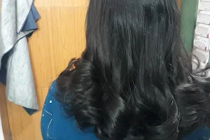 Chamu Hair and beauty parlour image