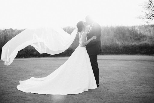 Bridal Shop «Bella Bianca Bridal», reviews and photos, 17W527 E Roosevelt Rd, Oakbrook Terrace, IL 60181, USA