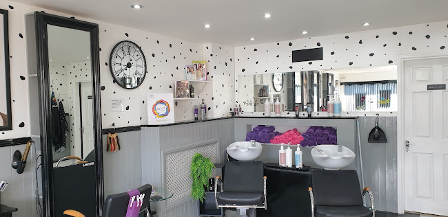 Reviews of LE STYLE HAIR STUDIO in Hull - Barber shop