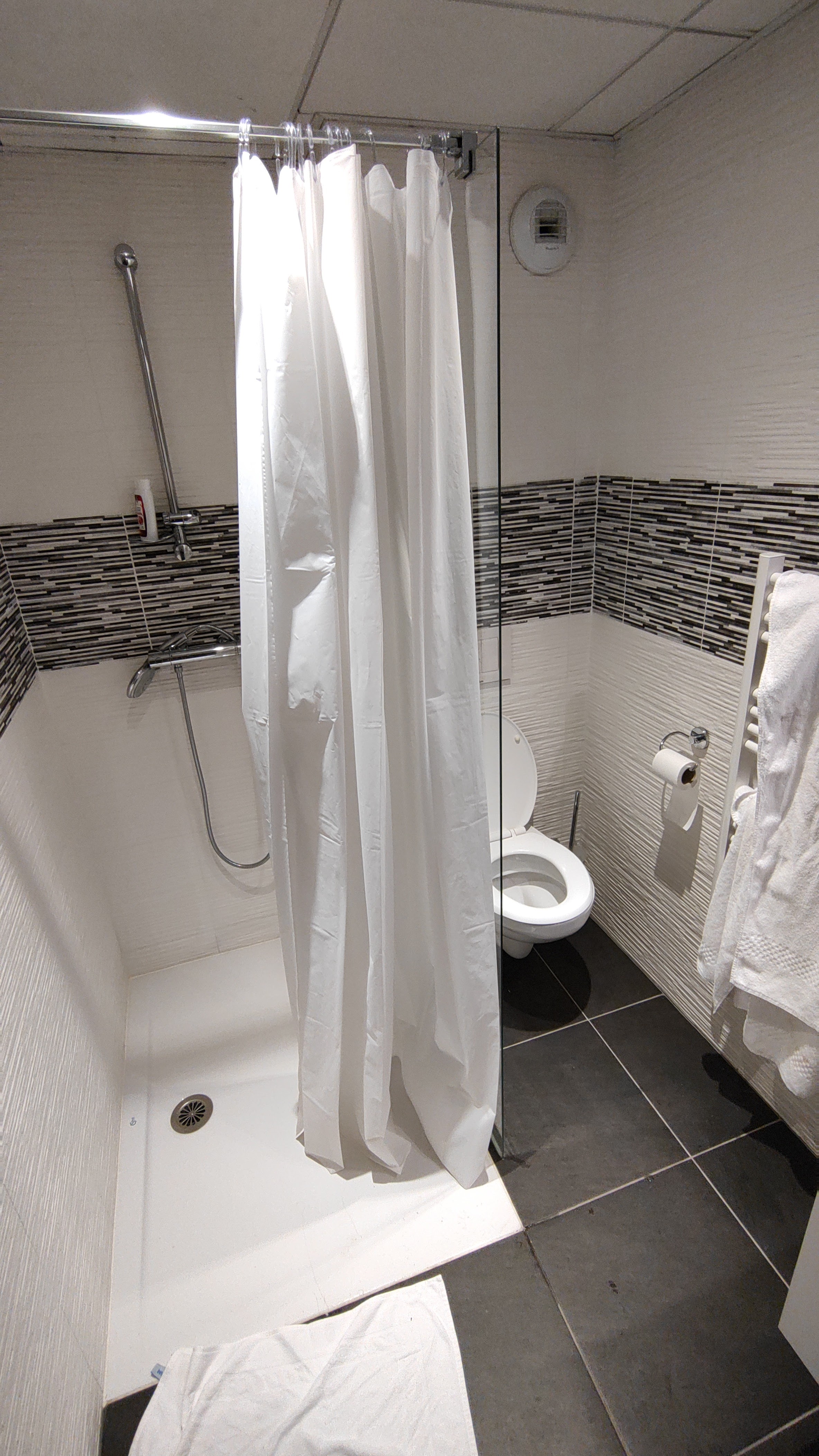 Photo n° 4 de l'avis de Róbert.o fait le 02/04/2023 à 17:05