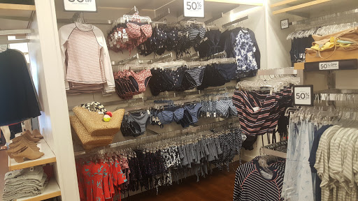 Clothing Store «Gap Outlet», reviews and photos, 8225 Vineland Ave, Orlando, FL 32821, USA