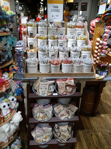 American Restaurant «Cracker Barrel Old Country Store», reviews and photos, 5100 Tiedeman Rd, Brooklyn, OH 44144, USA