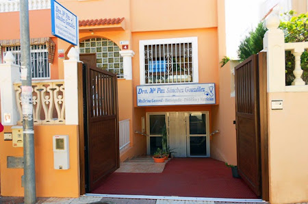Dra. Mª Paz Sánchez Gonzalez C. Pasadena, 4, 04720 Aguadulce, Almería, España