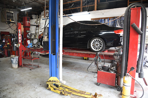 Auto Repair Shop «Meineke Car Care Center», reviews and photos, 811A W Higgins Rd, Schaumburg, IL 60195, USA