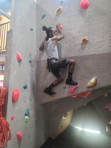 Gym «North Summit Climbing Gym», reviews and photos, 481 Bushkill Plaza Ln, Wind Gap, PA 18091, USA
