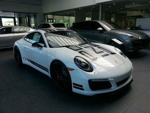 Porsche Dealer «Porsche Exchange», reviews and photos, 2300 Skokie Valley Rd, Highland Park, IL 60035, USA