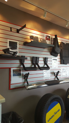 Auto Repair Shop «Dave Sinclair Chrysler Dodge Jeep Ram», reviews and photos, 2326 W Osage St, Pacific, MO 63069, USA