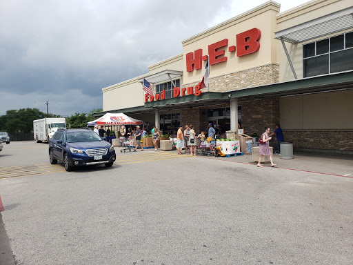 Grocery Store «H-E-B Grocery», reviews and photos, 215 River Ranch Rd, Kingsland, TX 78639, USA