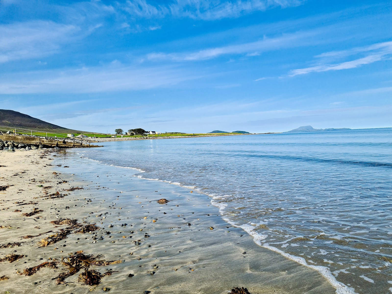 Foto de Beartra Beach - lugar popular entre os apreciadores de relaxamento