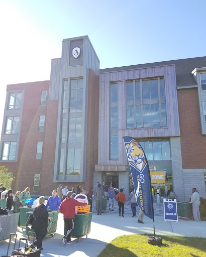 Technical School «New England Institute of Technology», reviews and photos