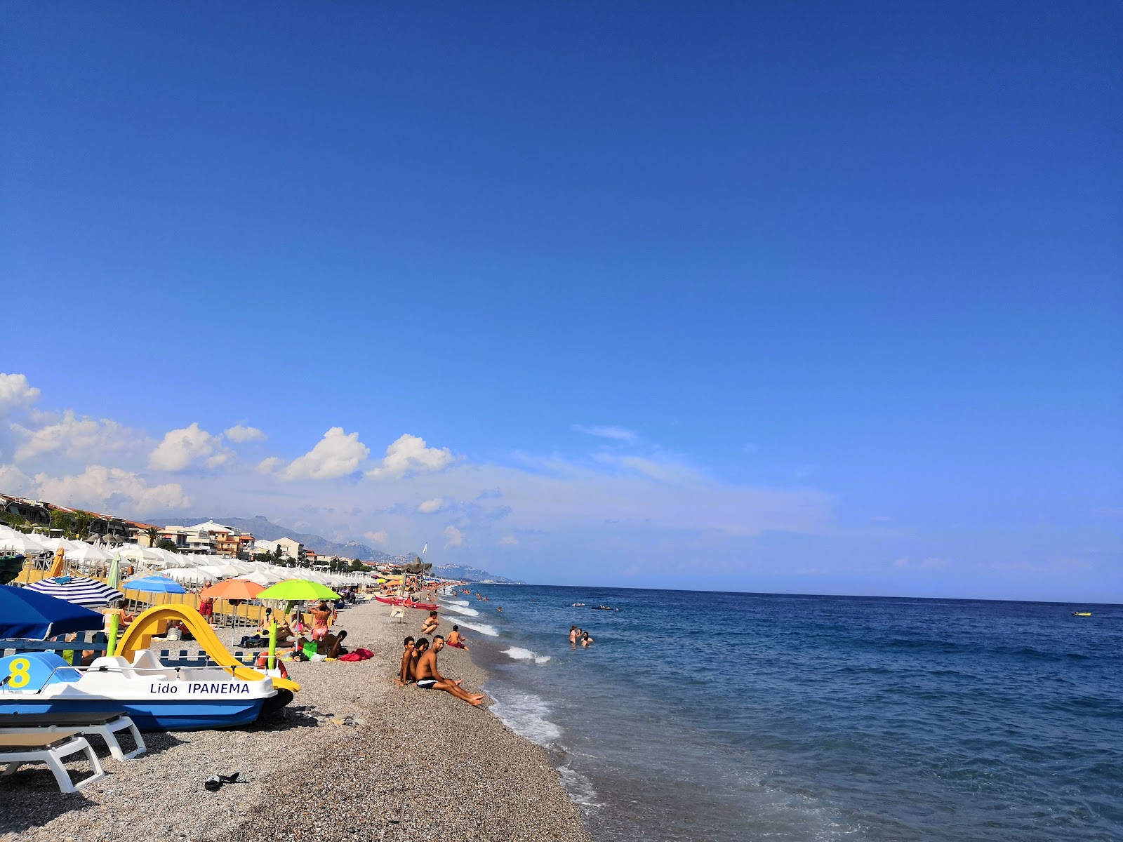 Photo de Spiaggia Fondachello - recommandé pour les voyageurs en famille avec des enfants