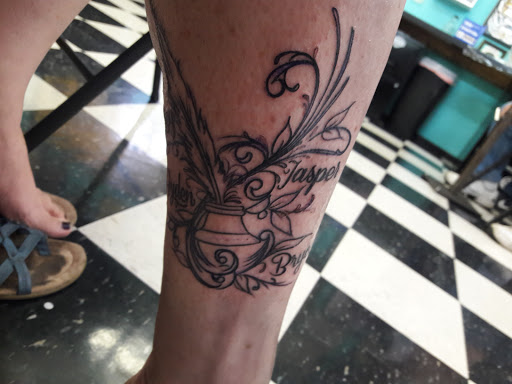 Tattoo Shop «Red Room Tattoo», reviews and photos, 231 Nord Ave, Chico, CA 95928, USA