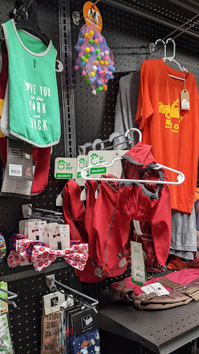 Pet Store «Hollywood Feed - Collierville, TN - Collierville», reviews and photos, 3615 S Houston Levee Rd, Collierville, TN 38017, USA